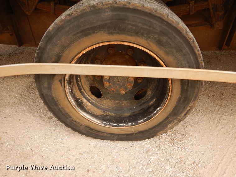 image for item DC8691 2001 International 4700 box truck