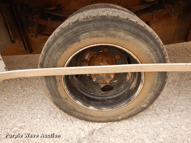 image for item DC8691 2001 International 4700 box truck
