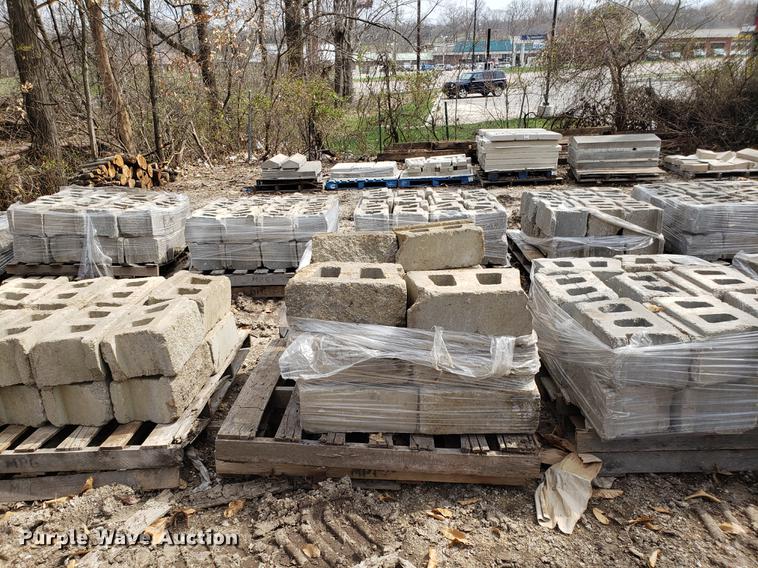 image for item DD4077 Allen Block retaining wall blocks