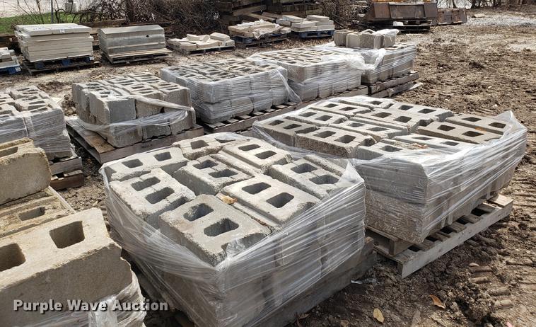 image for item DD4077 Allen Block retaining wall blocks