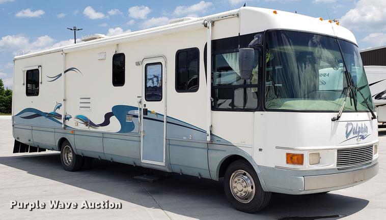 image for item DD4756 2000 Ford Dolphin RV