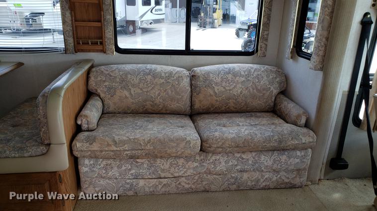 image for item DD4756 2000 Ford Dolphin RV