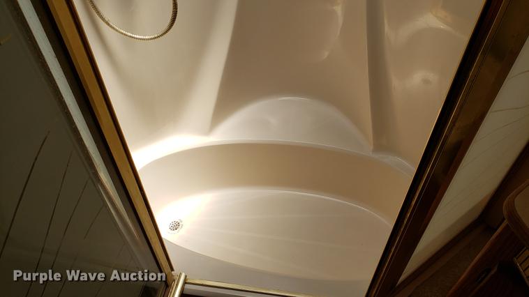 image for item DD4756 2000 Ford Dolphin RV