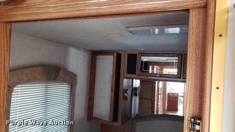 image for item DD4756 2000 Ford Dolphin RV