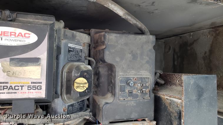 image for item DD4756 2000 Ford Dolphin RV