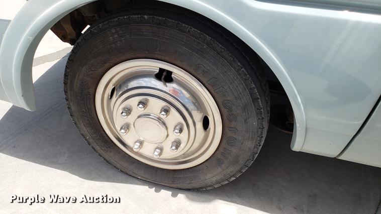 image for item DD4756 2000 Ford Dolphin RV