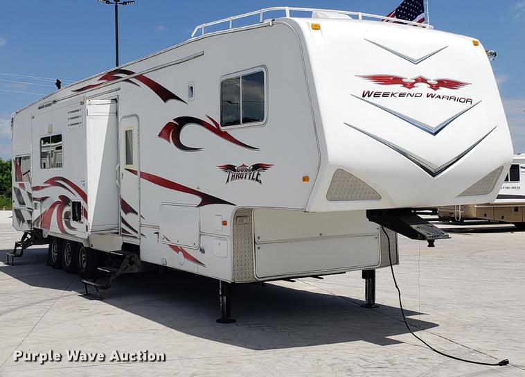 image for item DD4762 2008 Weekend Warrior Full Throttle toy hauler camper