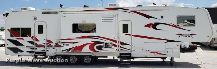 image for item DD4762 2008 Weekend Warrior Full Throttle toy hauler camper