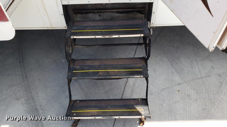 image for item DD4762 2008 Weekend Warrior Full Throttle toy hauler camper