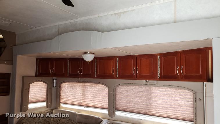 image for item DD4762 2008 Weekend Warrior Full Throttle toy hauler camper