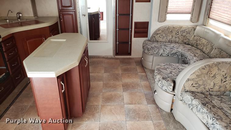 image for item DD4762 2008 Weekend Warrior Full Throttle toy hauler camper