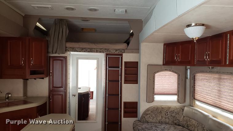 image for item DD4762 2008 Weekend Warrior Full Throttle toy hauler camper