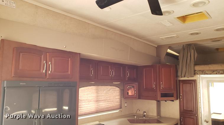 image for item DD4762 2008 Weekend Warrior Full Throttle toy hauler camper