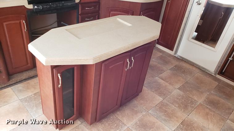 image for item DD4762 2008 Weekend Warrior Full Throttle toy hauler camper