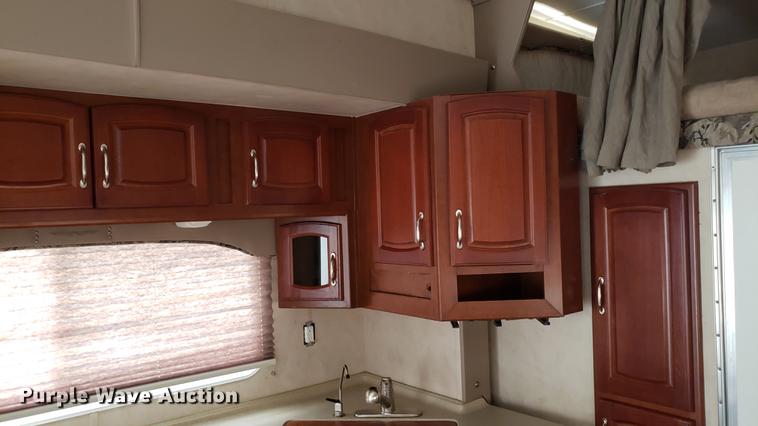 image for item DD4762 2008 Weekend Warrior Full Throttle toy hauler camper