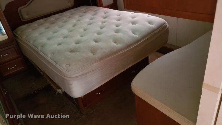 image for item DD4762 2008 Weekend Warrior Full Throttle toy hauler camper