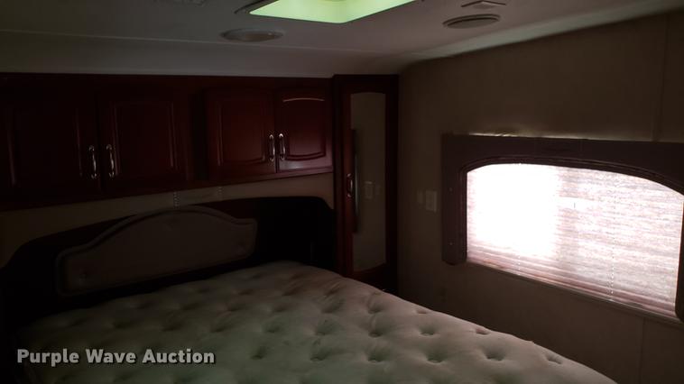 image for item DD4762 2008 Weekend Warrior Full Throttle toy hauler camper