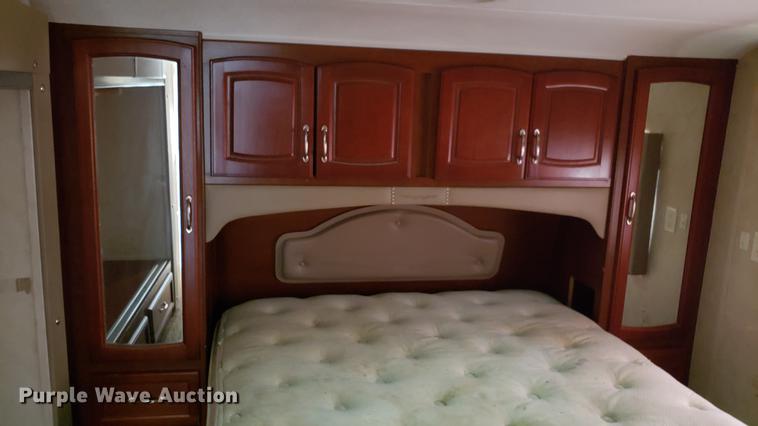 image for item DD4762 2008 Weekend Warrior Full Throttle toy hauler camper