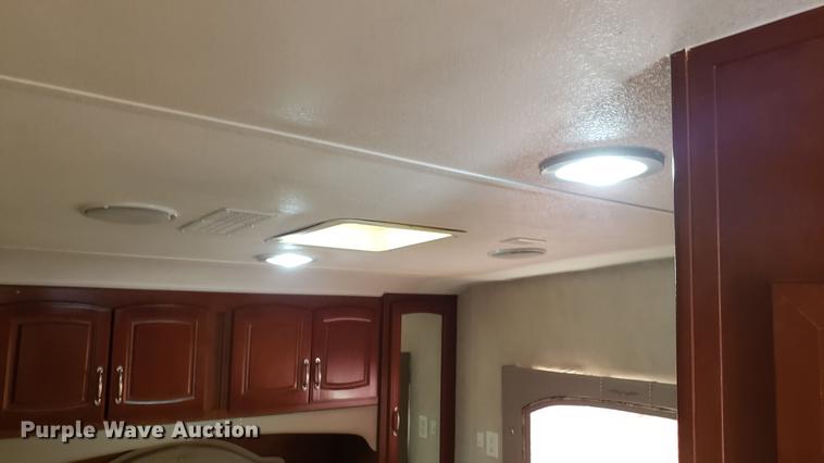 image for item DD4762 2008 Weekend Warrior Full Throttle toy hauler camper