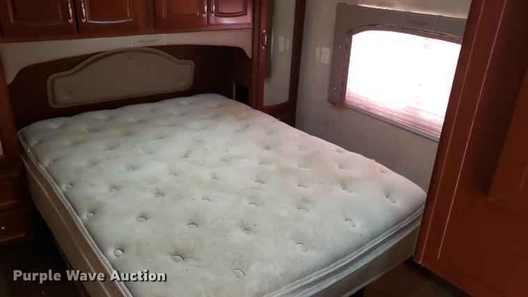 image for item DD4762 2008 Weekend Warrior Full Throttle toy hauler camper