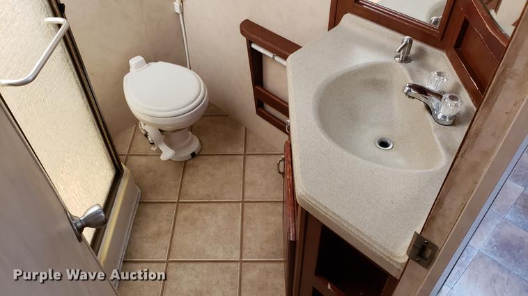 image for item DD4762 2008 Weekend Warrior Full Throttle toy hauler camper