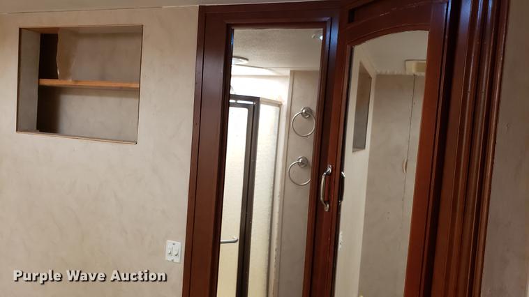 image for item DD4762 2008 Weekend Warrior Full Throttle toy hauler camper