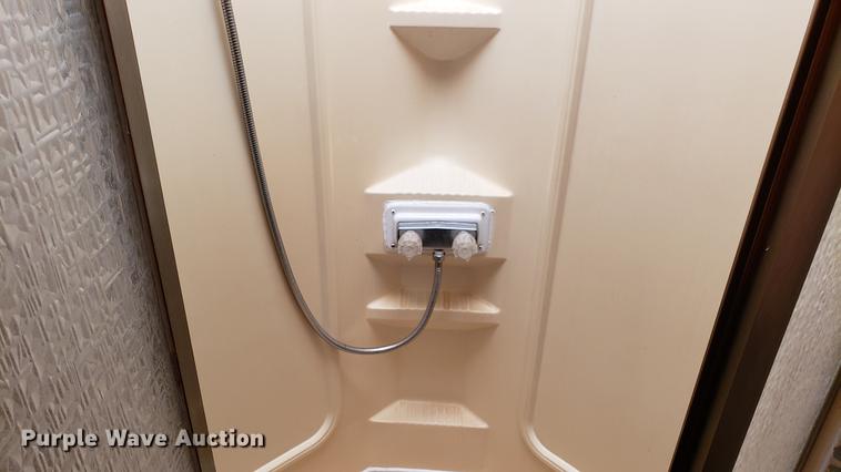 image for item DD4762 2008 Weekend Warrior Full Throttle toy hauler camper