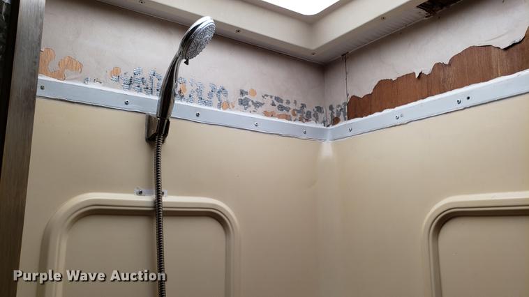 image for item DD4762 2008 Weekend Warrior Full Throttle toy hauler camper