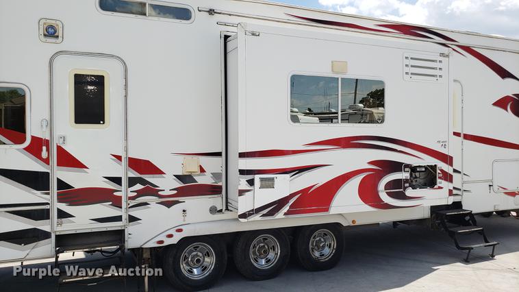 image for item DD4762 2008 Weekend Warrior Full Throttle toy hauler camper