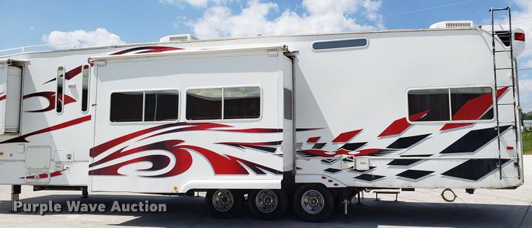 image for item DD4762 2008 Weekend Warrior Full Throttle toy hauler camper
