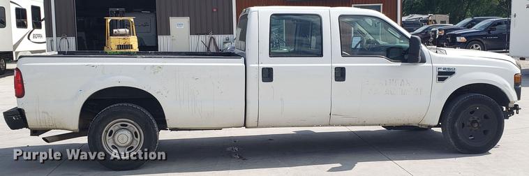 image for item DD4769 2010 Ford F250 Super Duty Crew Cab pickup truck