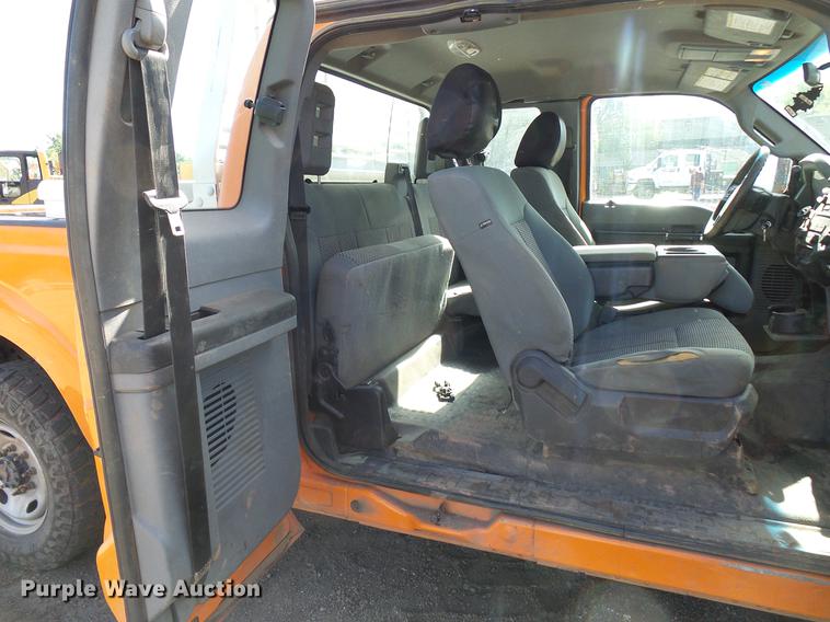 image for item DD6031 2013 Ford F250 Super Duty SuperCab pickup truck