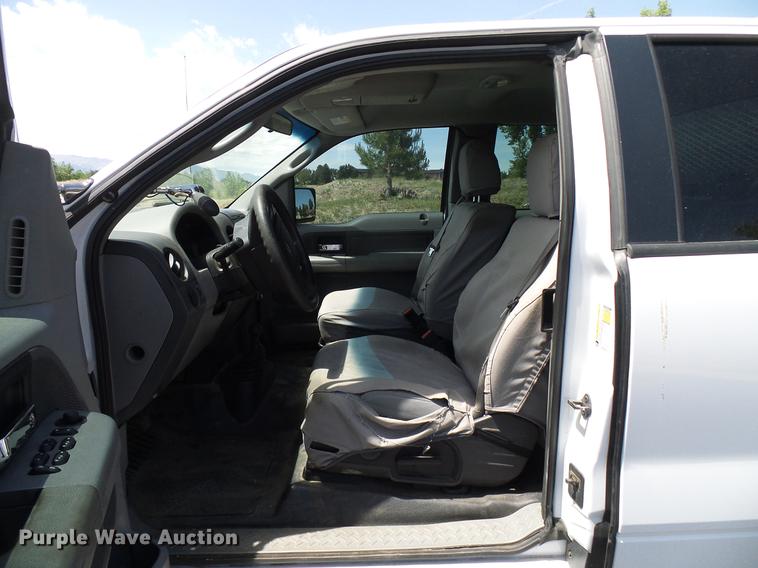 image for item DD6033 2006 Ford F150 SuperCab pickup truck