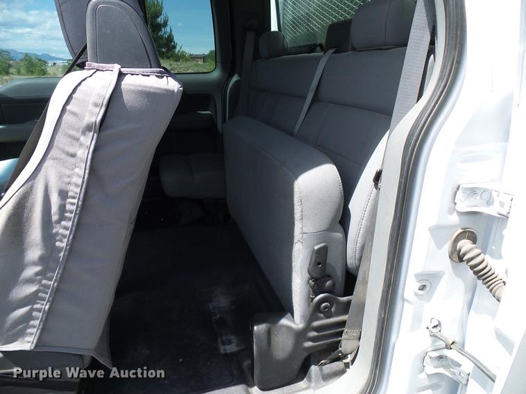 image for item DD6033 2006 Ford F150 SuperCab pickup truck