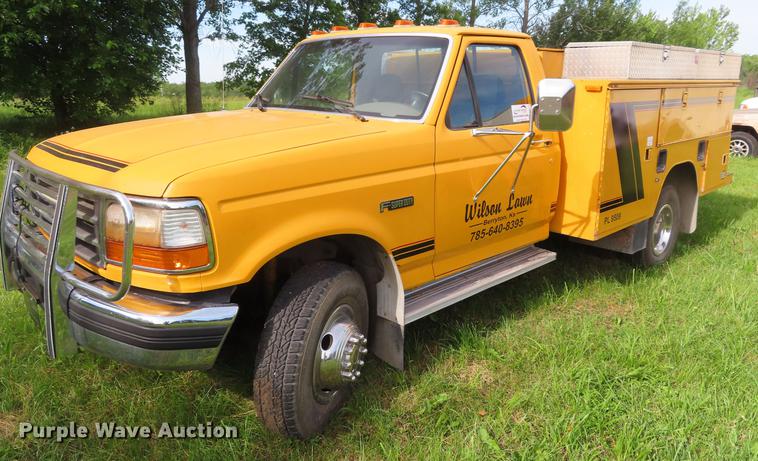 image for item DD6172 1994 Ford F450 Super Duty utility truck