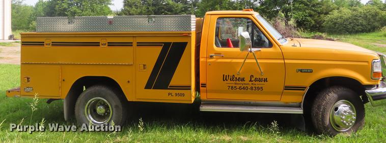 image for item DD6172 1994 Ford F450 Super Duty utility truck