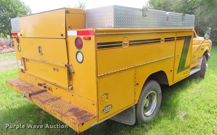 image for item DD6172 1994 Ford F450 Super Duty utility truck