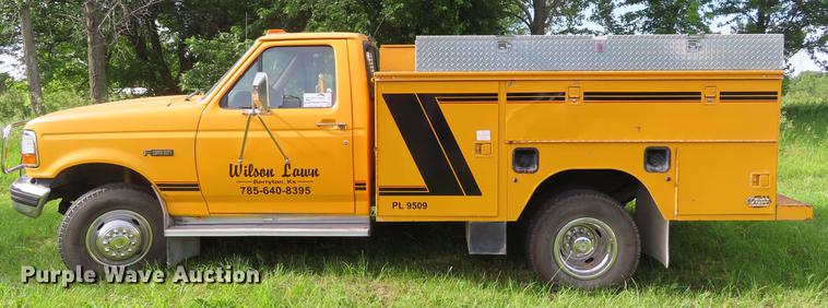 image for item DD6172 1994 Ford F450 Super Duty utility truck