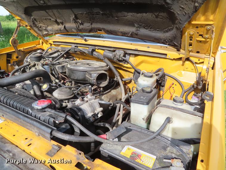 image for item DD6172 1994 Ford F450 Super Duty utility truck