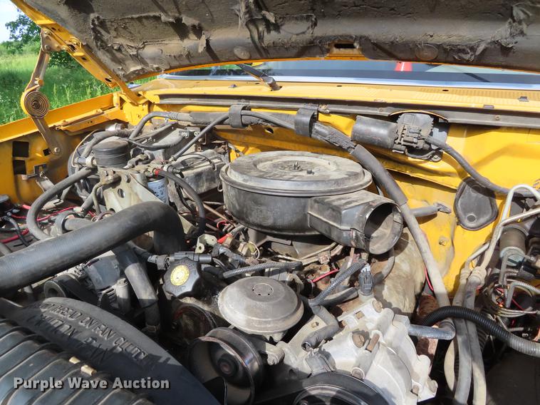 image for item DD6172 1994 Ford F450 Super Duty utility truck