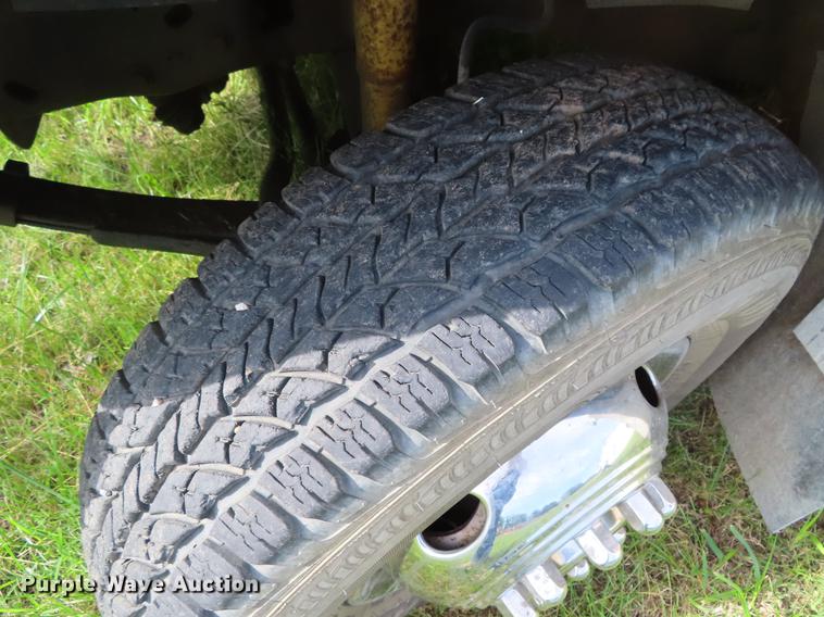 image for item DD6172 1994 Ford F450 Super Duty utility truck