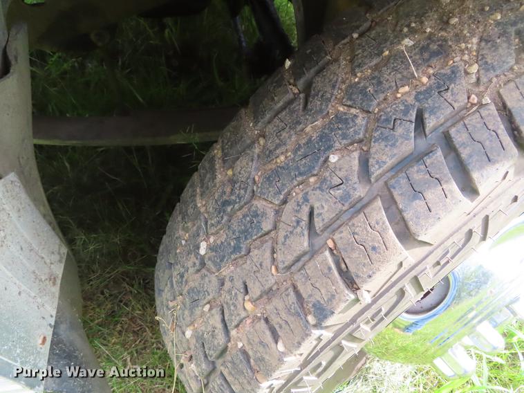 image for item DD6172 1994 Ford F450 Super Duty utility truck