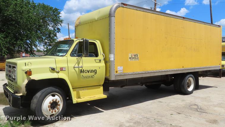 image for item DD6179 1988 GMC 7000 box truck