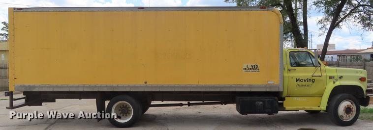 image for item DD6179 1988 GMC 7000 box truck