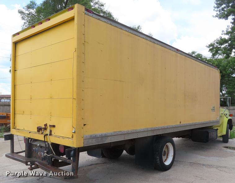 image for item DD6179 1988 GMC 7000 box truck