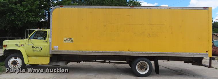 image for item DD6179 1988 GMC 7000 box truck