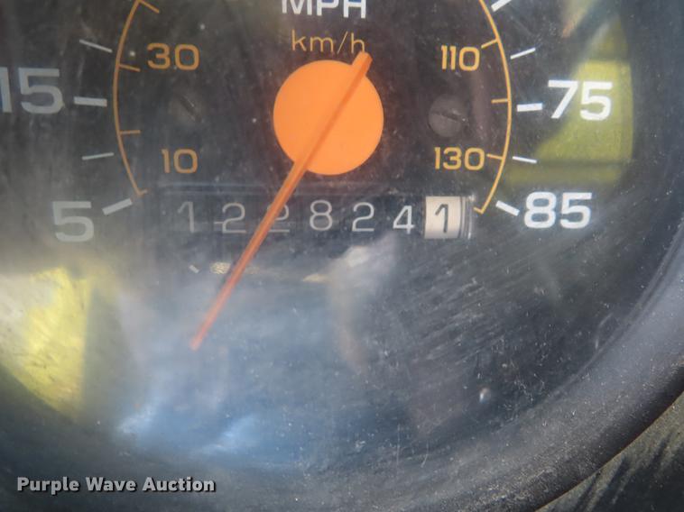 image for item DD6179 1988 GMC 7000 box truck