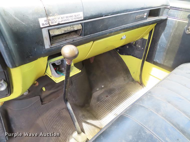 image for item DD6179 1988 GMC 7000 box truck