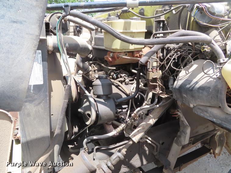 image for item DD6179 1988 GMC 7000 box truck