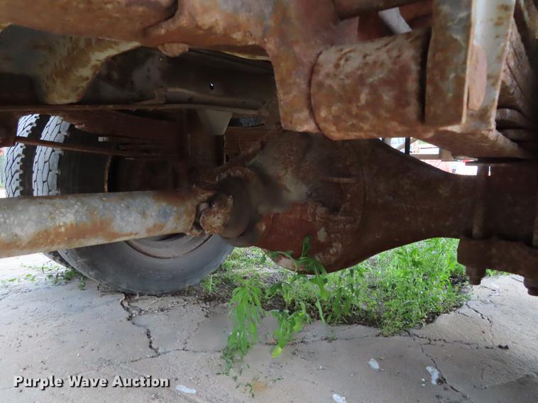 image for item DD6179 1988 GMC 7000 box truck